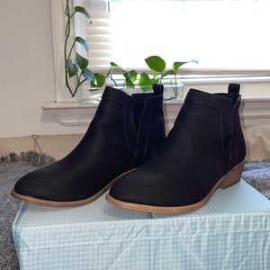 Black Chelsea Ankle Boot